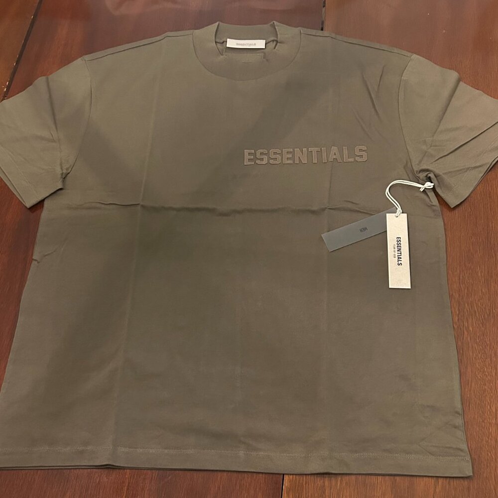 Essentials Fear of God Moss Green Tee L